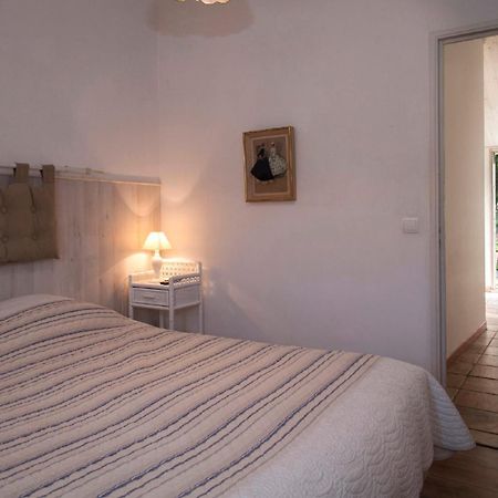 Bed and Breakfast Ecuries Sainte Croix Carcassonne Esterno foto