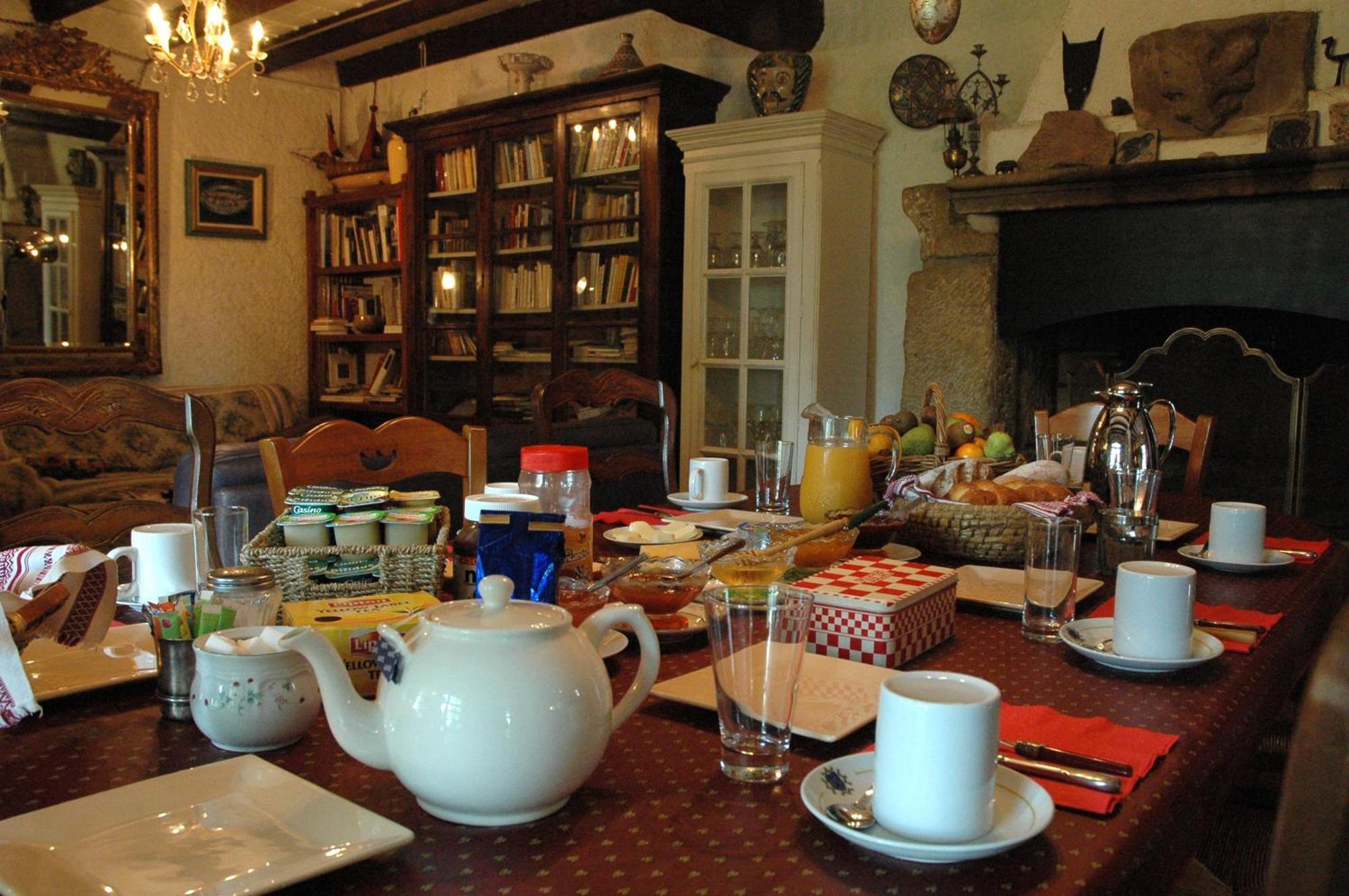 Bed and Breakfast Ecuries Sainte Croix Carcassonne Esterno foto
