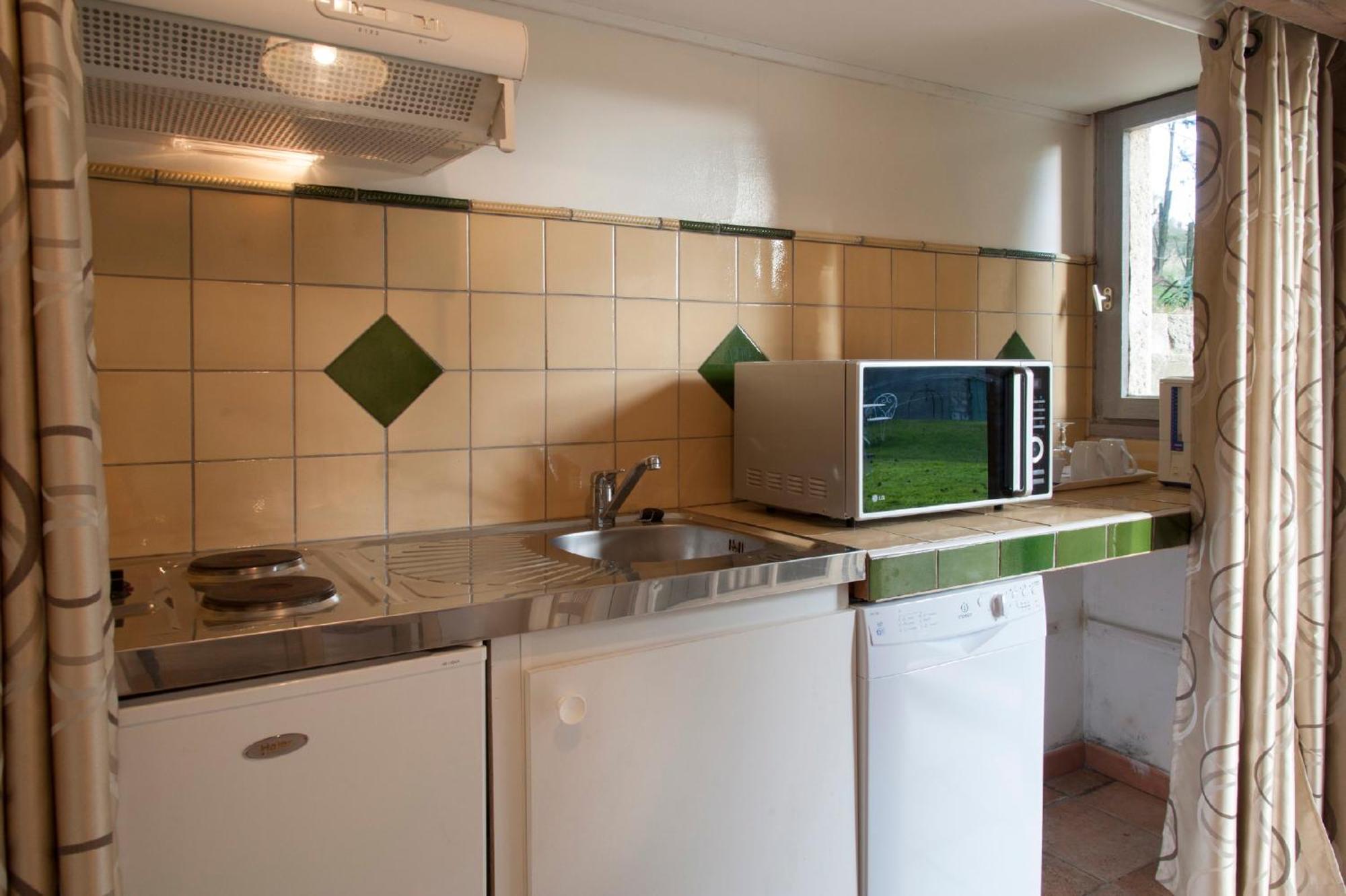 Bed and Breakfast Ecuries Sainte Croix Carcassonne Esterno foto