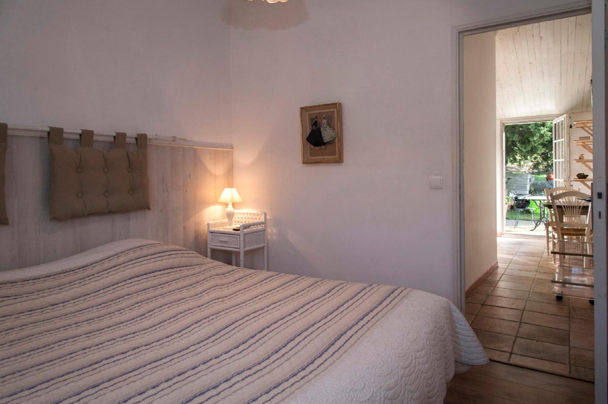 Bed and Breakfast Ecuries Sainte Croix Carcassonne Esterno foto