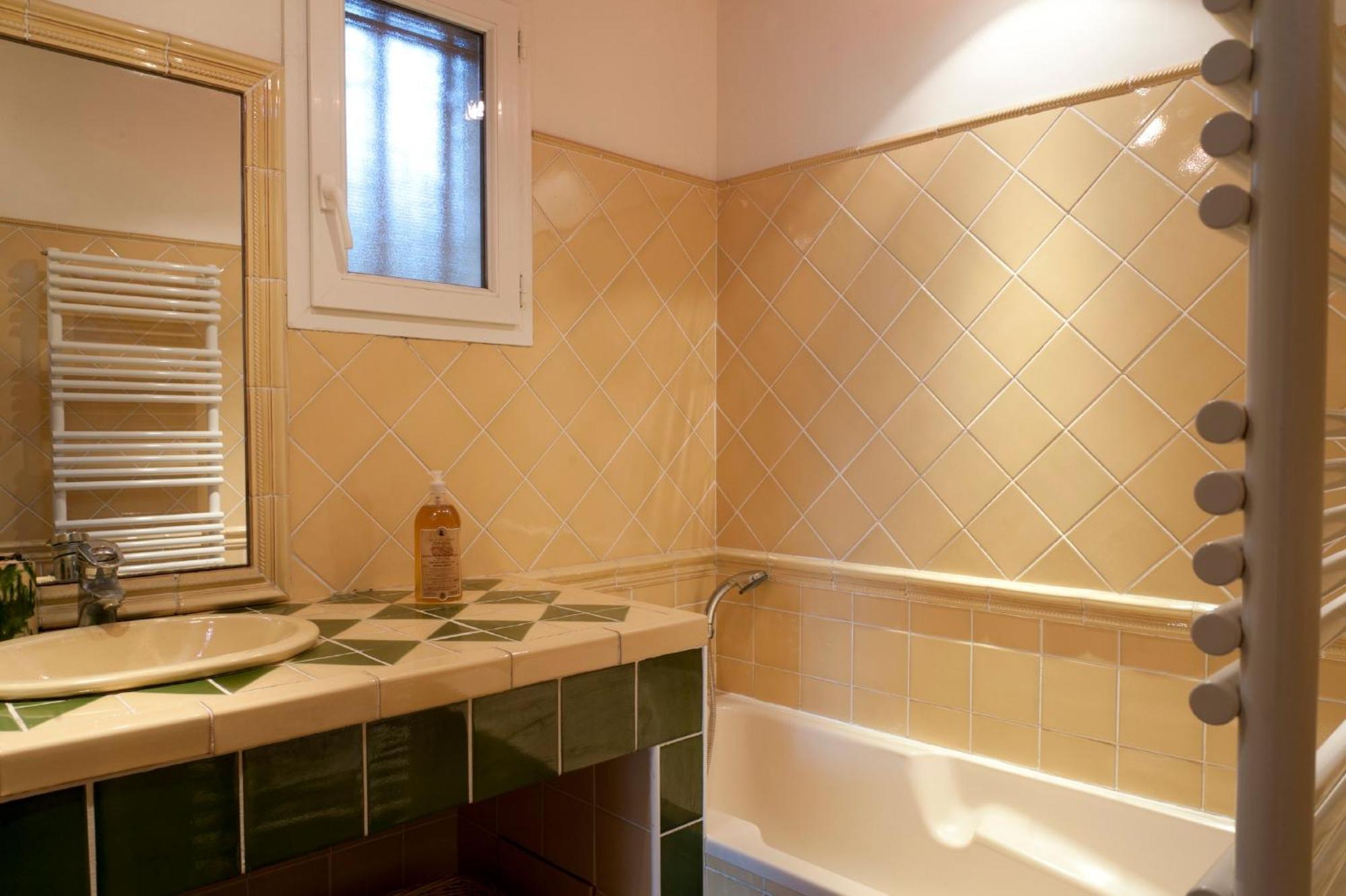 Bed and Breakfast Ecuries Sainte Croix Carcassonne Esterno foto